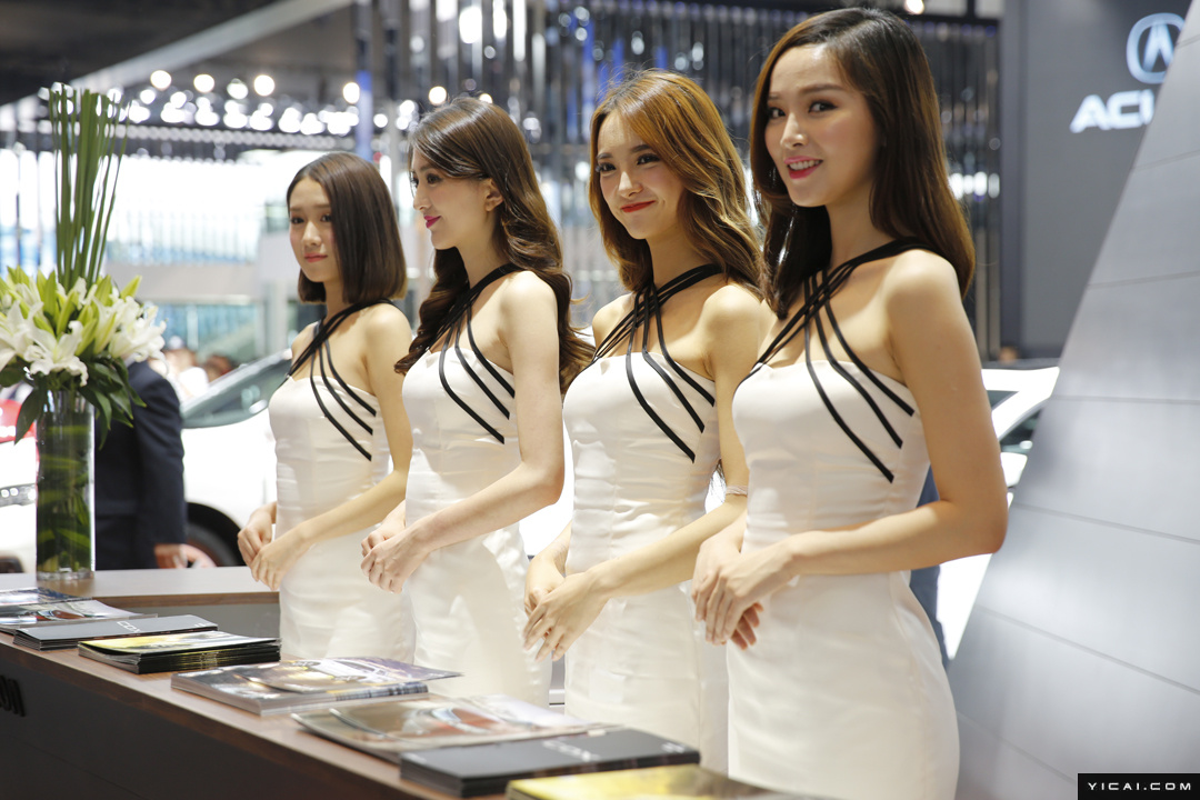禁模令下的车展 美女礼仪穿的多一样撩人!